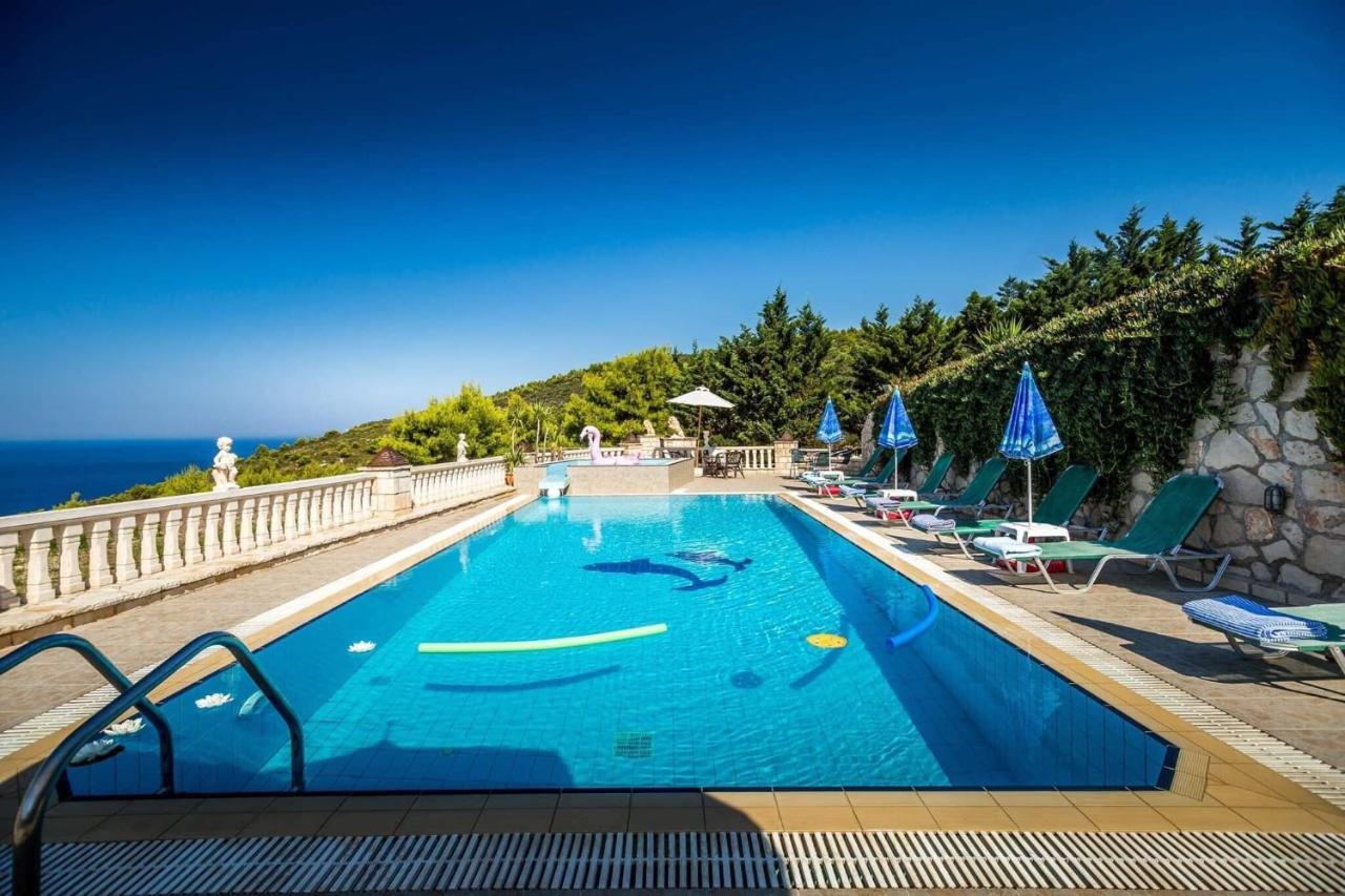 Keri Me Away - Argo'S Summer Poolside Retreats Villa Exterior foto