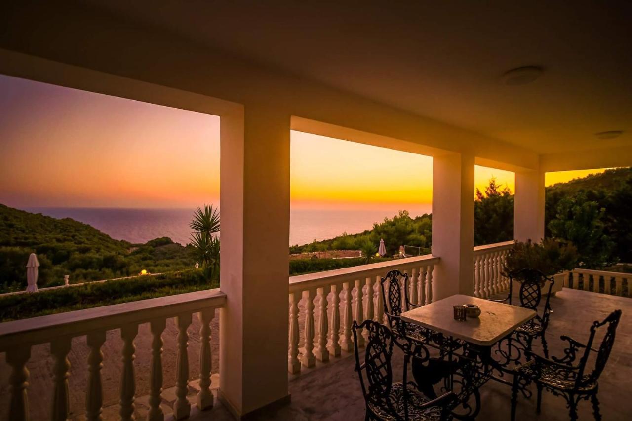 Keri Me Away - Argo'S Summer Poolside Retreats Villa Exterior foto