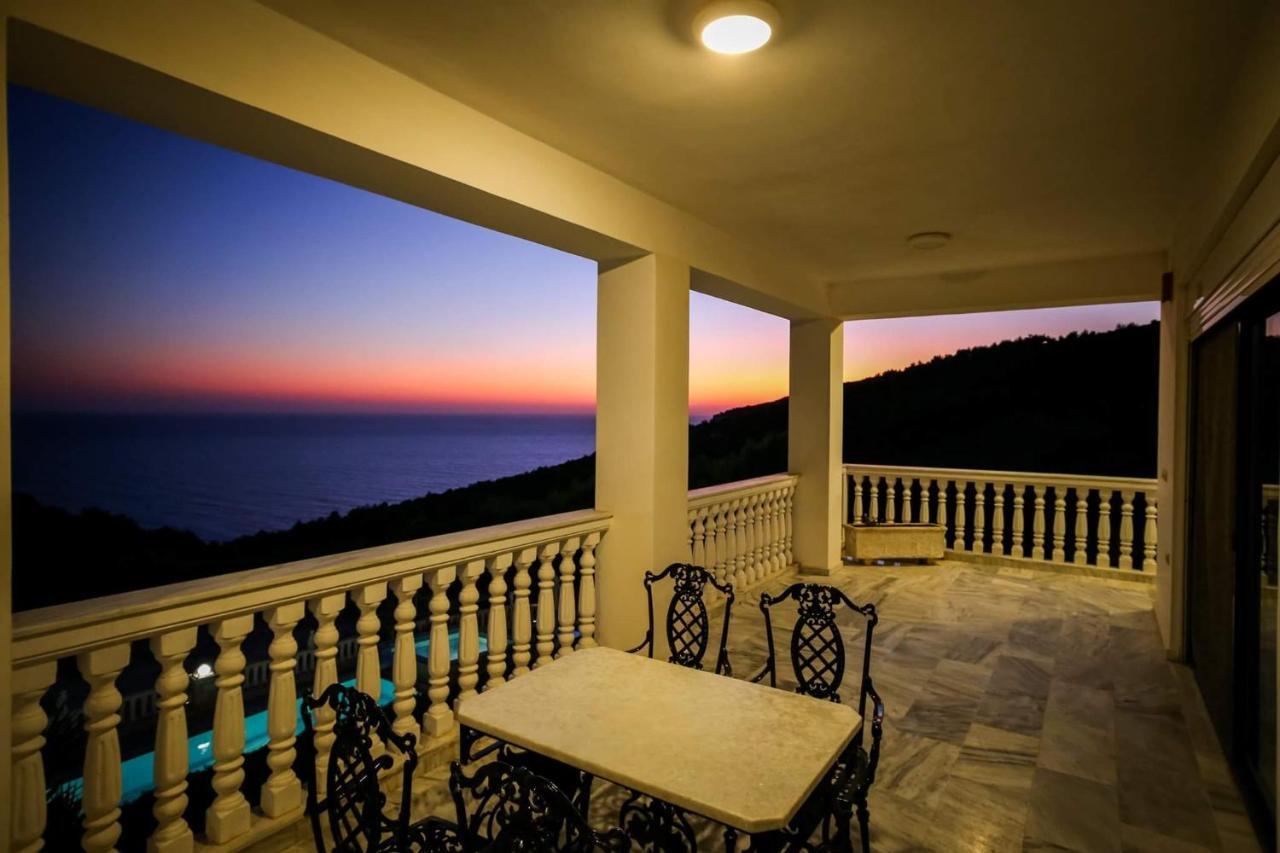 Keri Me Away - Argo'S Summer Poolside Retreats Villa Exterior foto