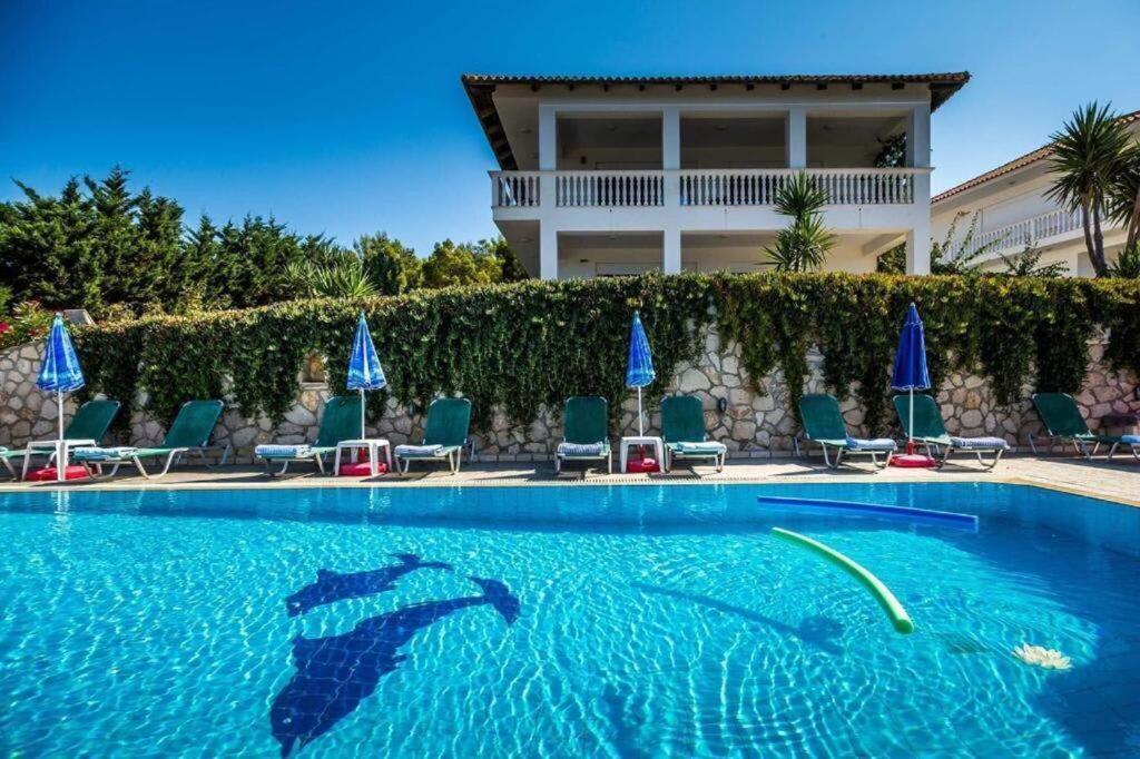 Keri Me Away - Argo'S Summer Poolside Retreats Villa Exterior foto